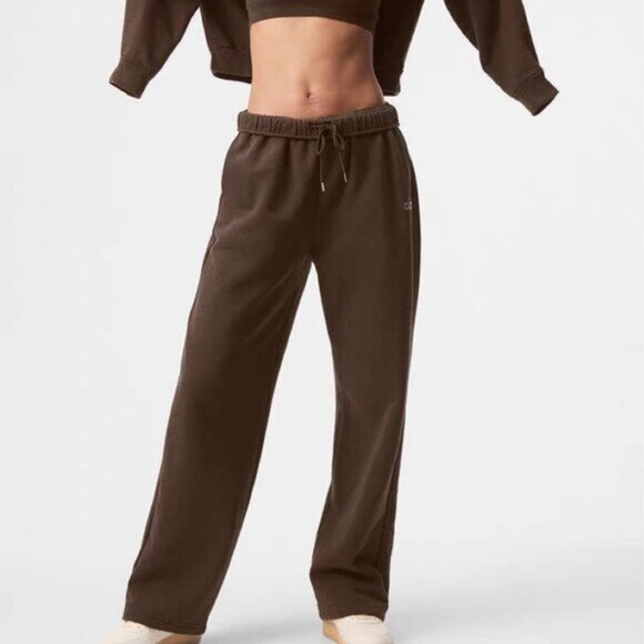 ALO Yoga Accolade Straight Leg Sweatpant Medium brown NWT - Picture 1 of 3